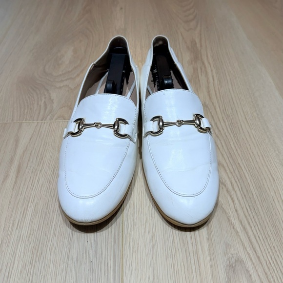 BCBG Women's Zeldi White Leather Fashion Loafers Size 8.5 - Picture 2 of 12